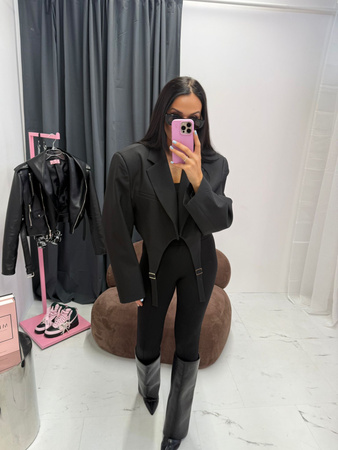 Krótka marynarka La Milla „lejce” z trokami cyarna