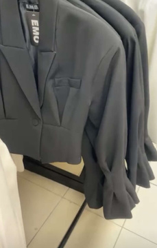 Krótka taliowana marynarka - Czarny