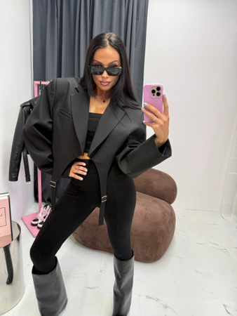 Krótka marynarka La Milla „lejce” z trokami cyarna