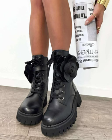 Trapery damskie skórzane z kwiatkiem La Milla