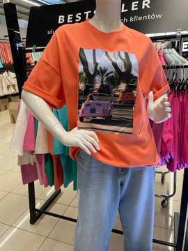 T-shirt damski - z autem