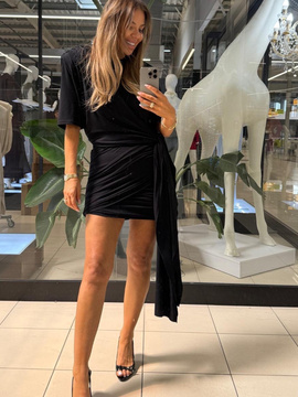 Sukienka Midnight Chic z drapowaniem - Czarny